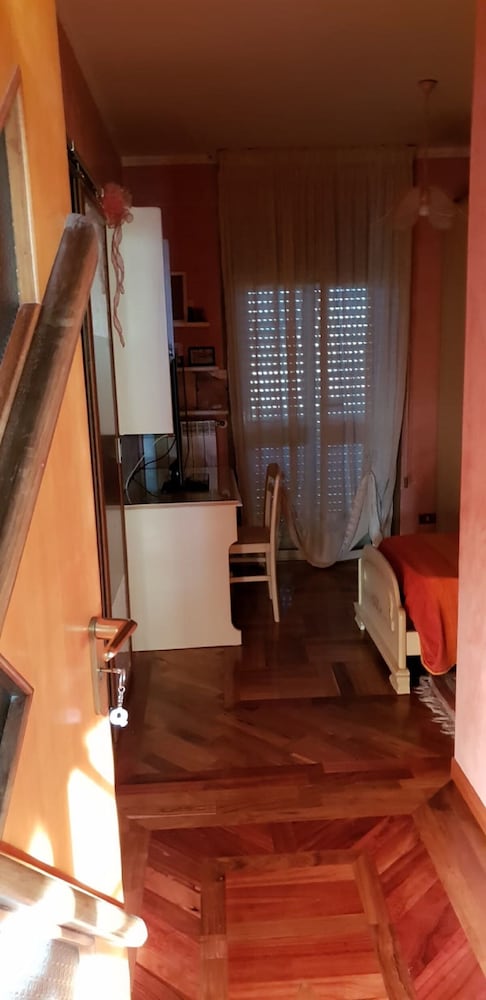 Comfort Twin Room, 2 Twin Beds, Ensuite, Tower photo 1