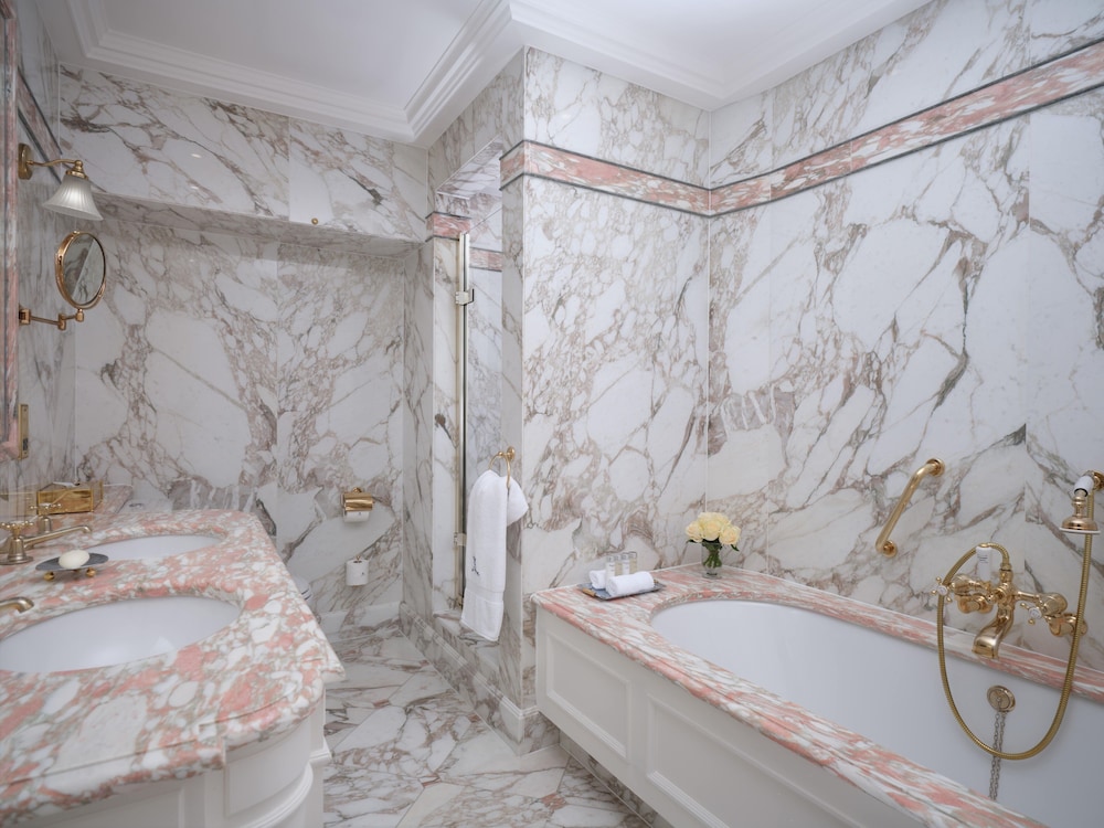 Suite (The Trafalgar)
