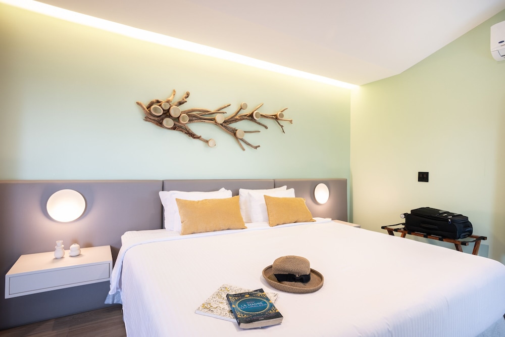 Forest Signature Suite with Plunge Pool - Photo 11
