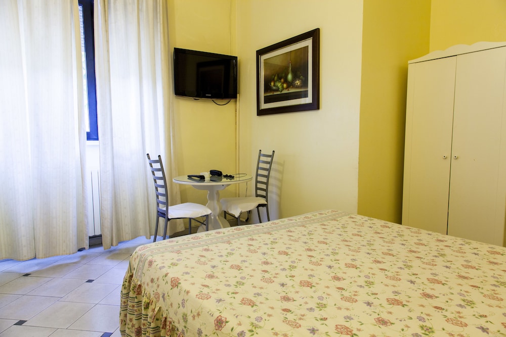 Double or Twin Room photo 3