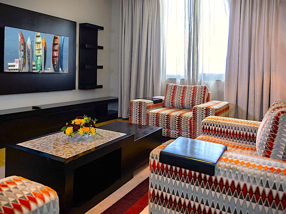 Presidential Studio Suite, 1 Queen Bed photo 2