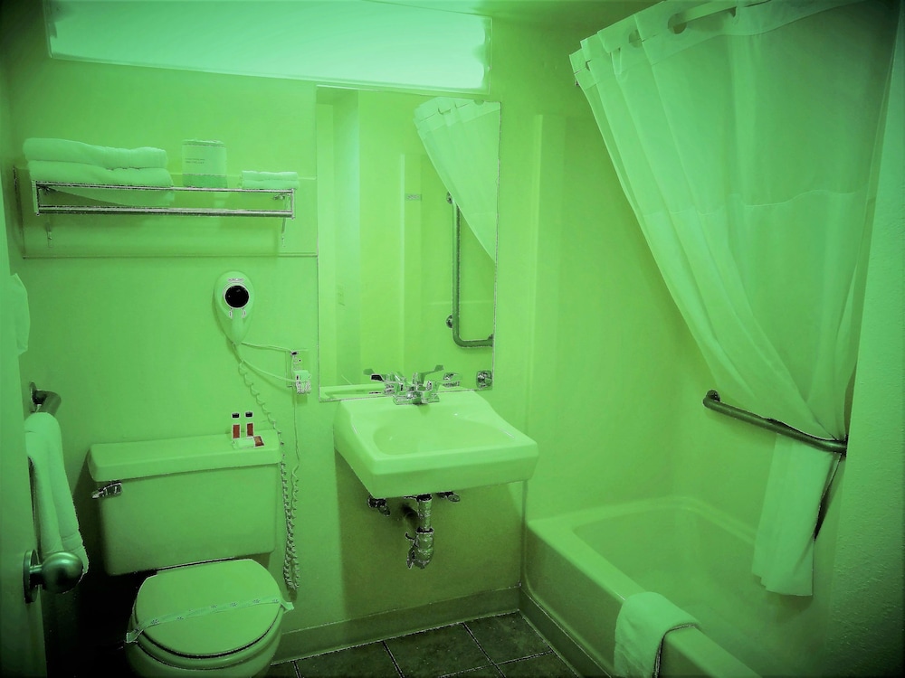 Standard Room, 1 King Bed - Photo 10
