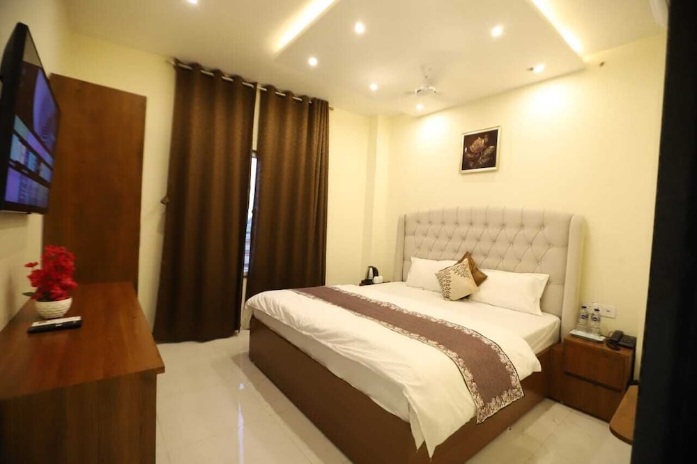 Superior Room, City View