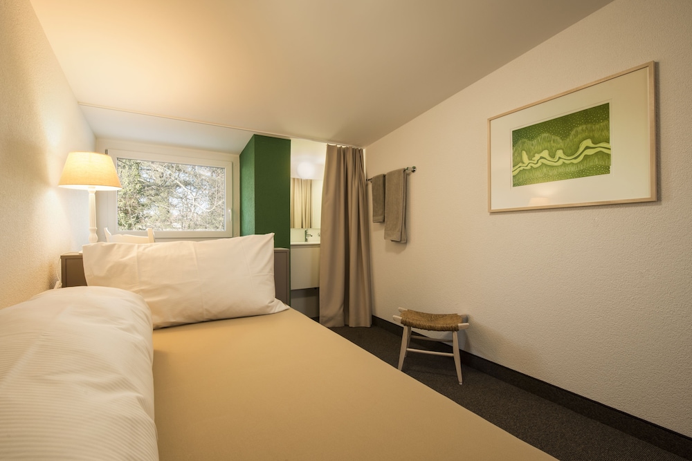 Economy Single Room (shared bathroom)