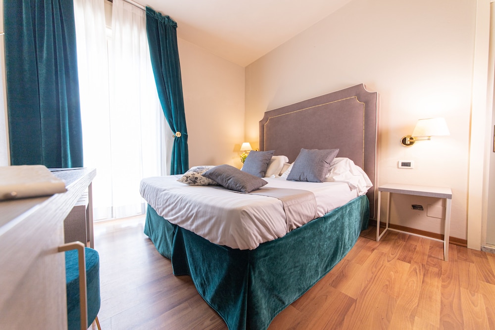 Classic Double Room - Photo 1