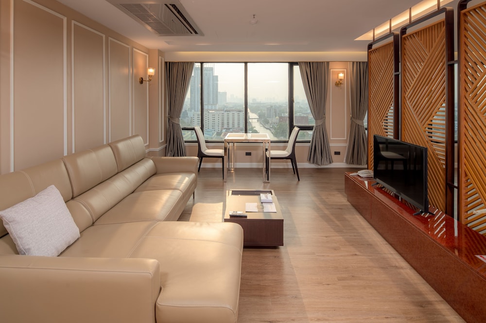 Alexander Suite photo 3