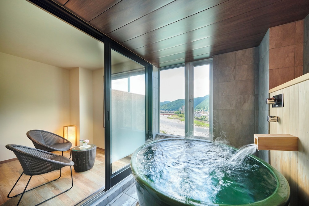[Momose or Chihako] Natural hot spring with semi open-air bath photo 3