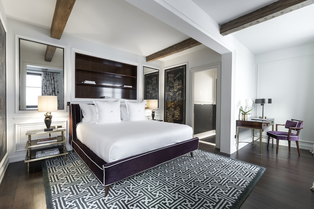 J.K. Place Paris bedroom photo