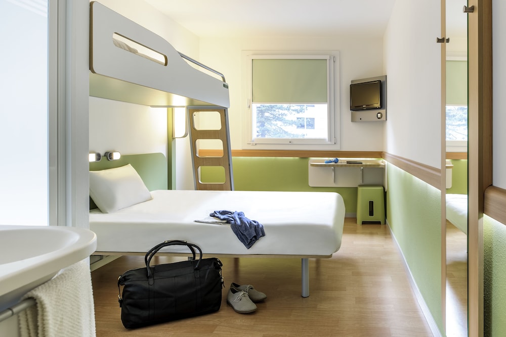 Triple Room, Multiple Beds - Photo 3