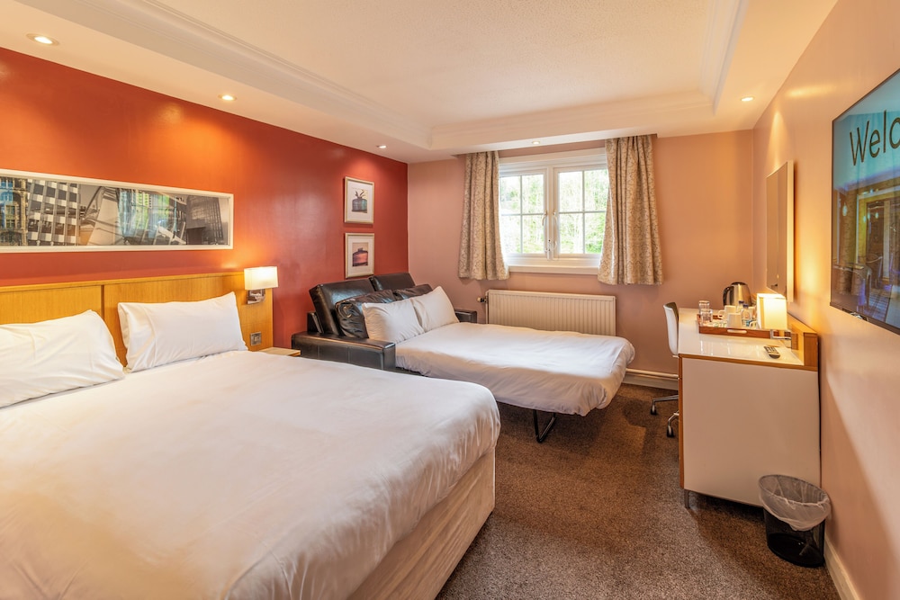 Family Room Sleeps 4 - Photo 3