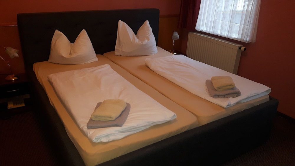Standard Double Room - Photo 2