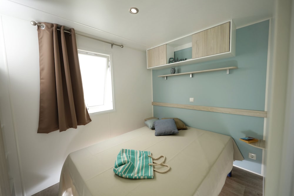 Superior Mobile Home, 2 Bedrooms