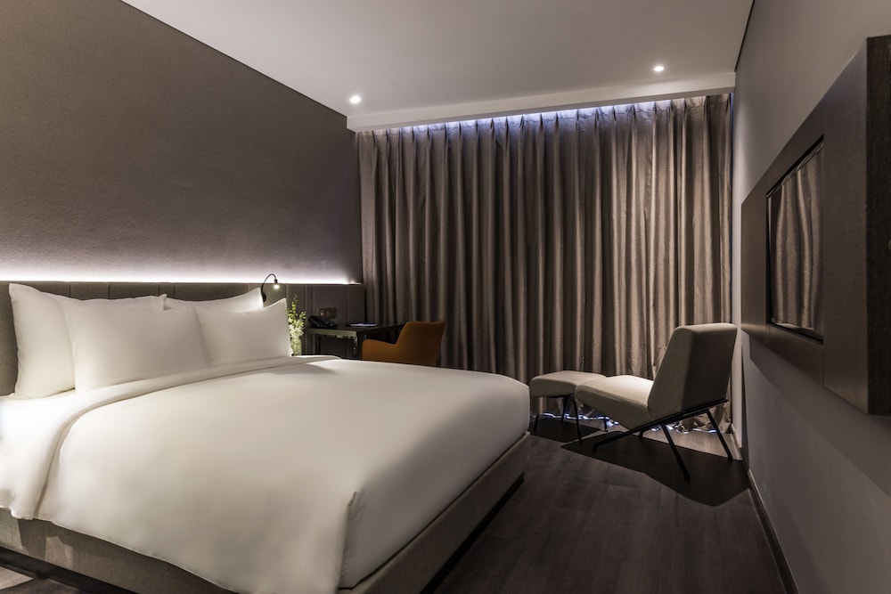 Deluxe Double Room, Partial Sea View - Photo 5