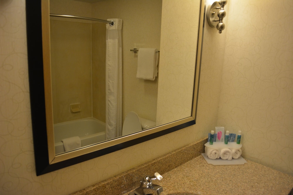 Standard Room, 2 Queen Beds - Photo 3
