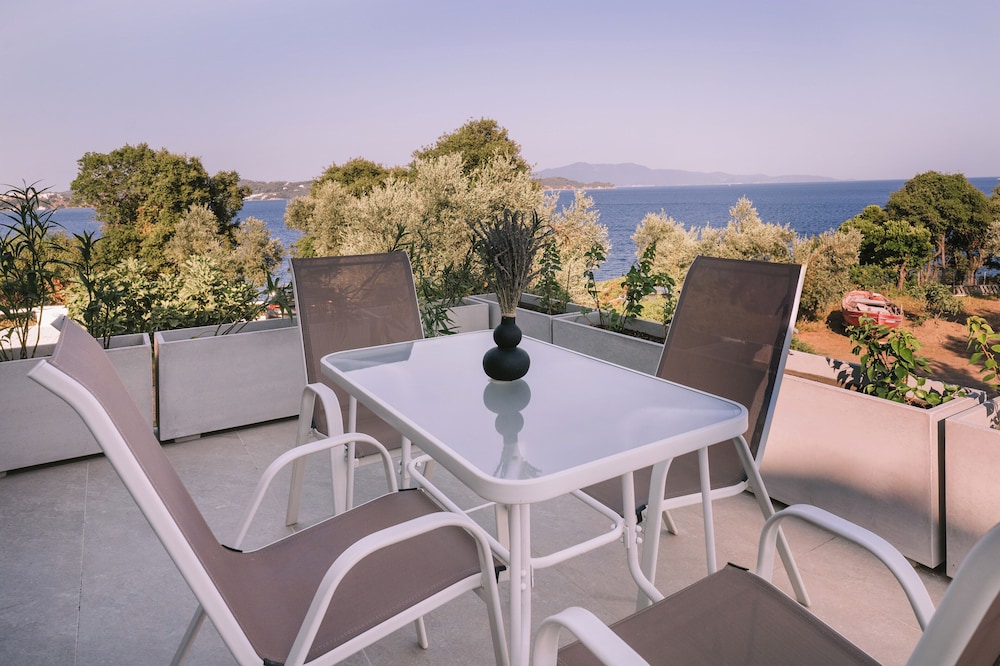 Deluxe Studio, Sea View photo 2