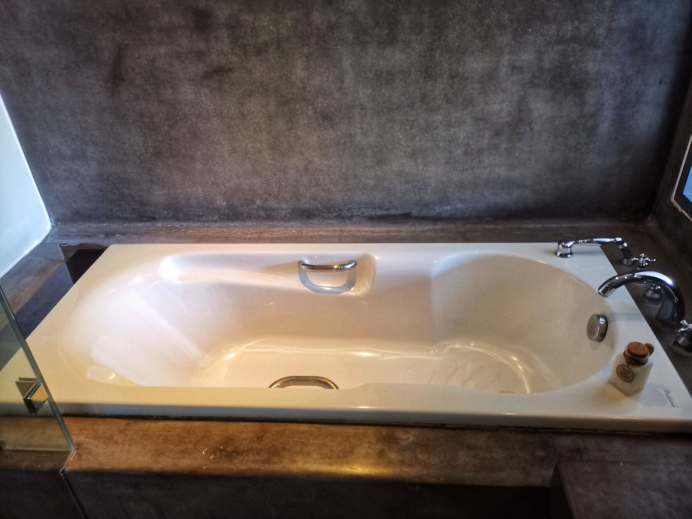 The Deluxe with Seaview - Photo 19