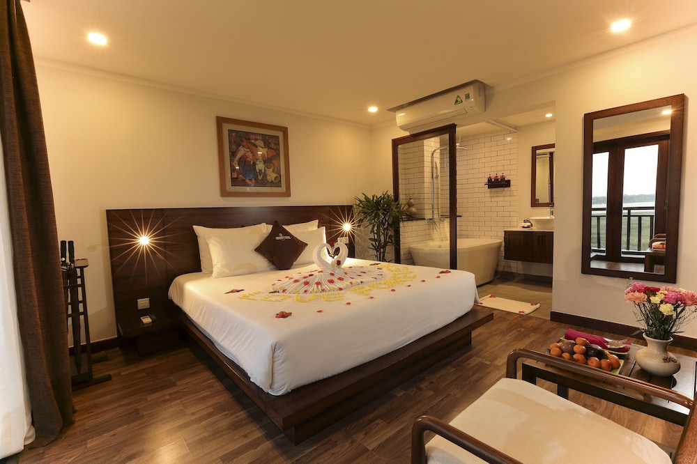 Honeymoon Suite, Balcony, River View photo 3
