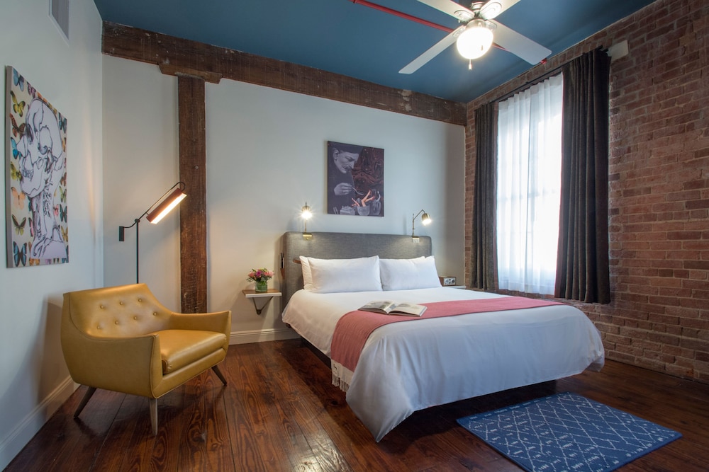 Classic Room, 1 King Bed - Photo 1