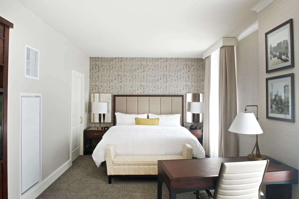Standard Room, 1 King Bed (Hearing Accessible) photo 1