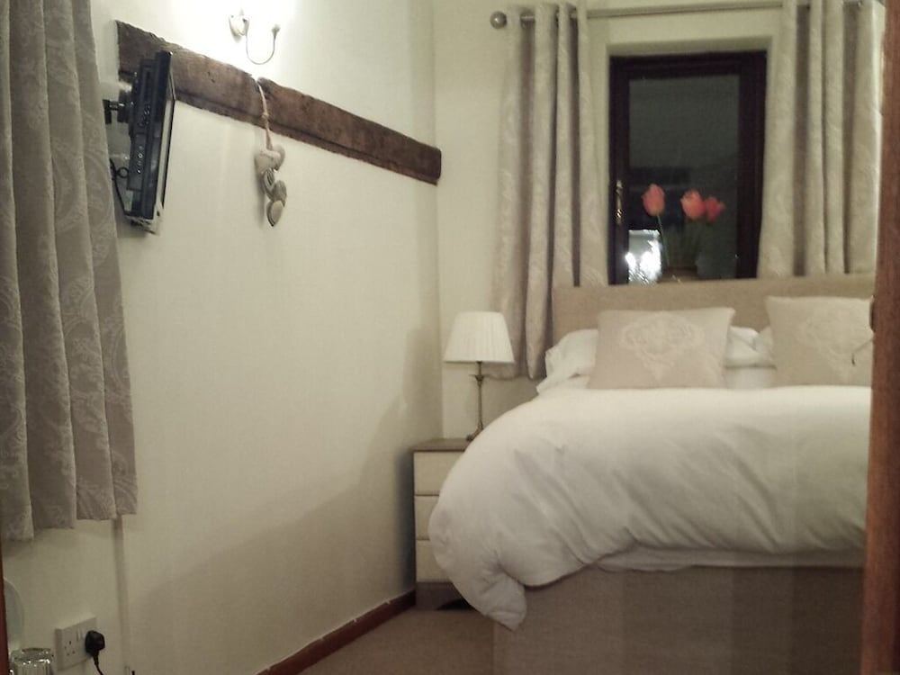 Triple Room, Ensuite photo 2