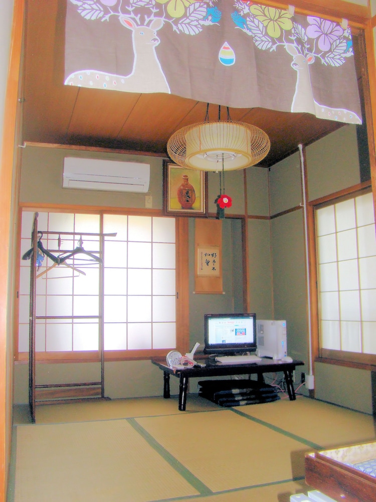 Traditional Room, Non Smoking (3 Japanese Futon Beds) photo 2