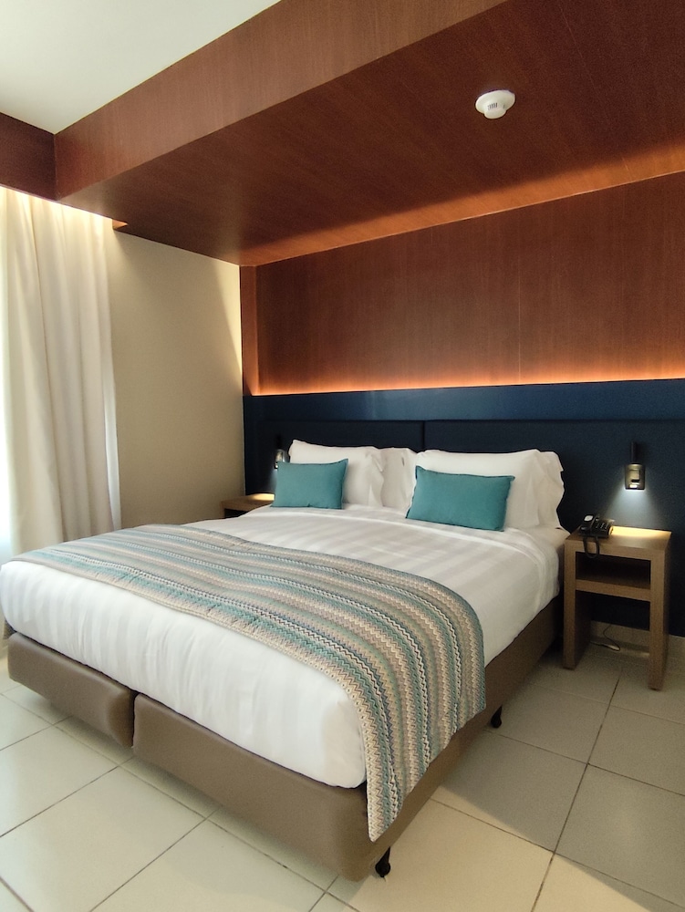 Deluxe Suite - Photo 3