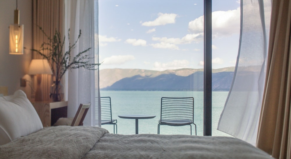 Standard Double Room, Balcony, Lake View