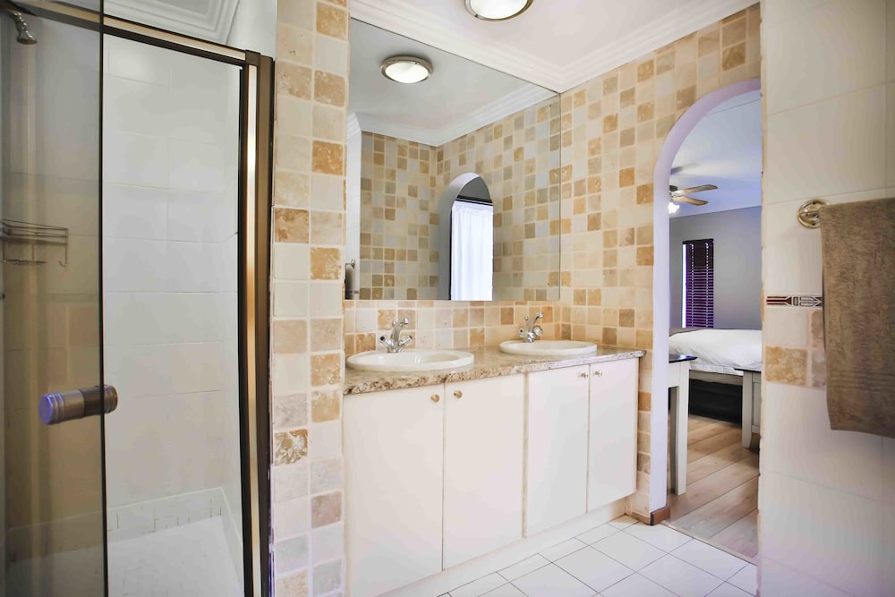 Luxury Suite photo 3