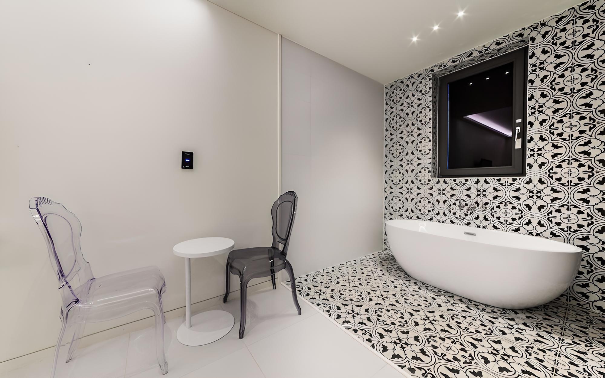 Room (Standard room) - Photo 9