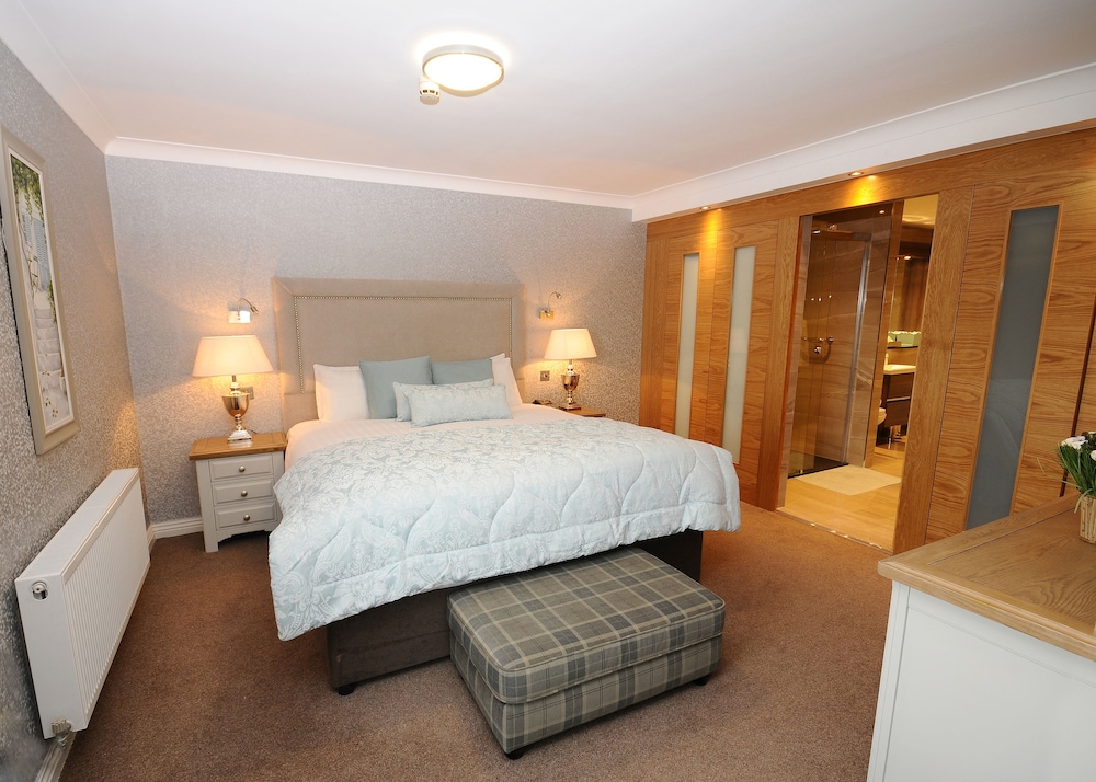 Executive Suite - Photo 1
