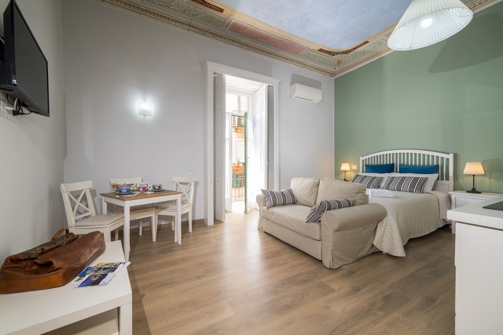 Deluxe Triple Room, 1 Bedroom, City View photo 1