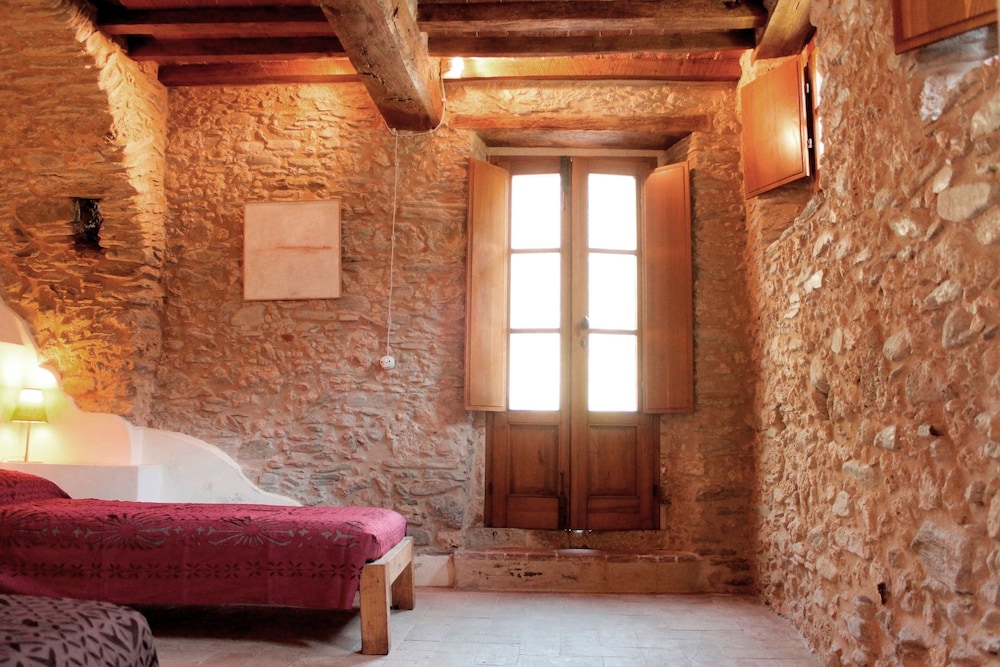 Traditional Suite, 2 Bedrooms, Non Smoking, Private Bathroom photo 3
