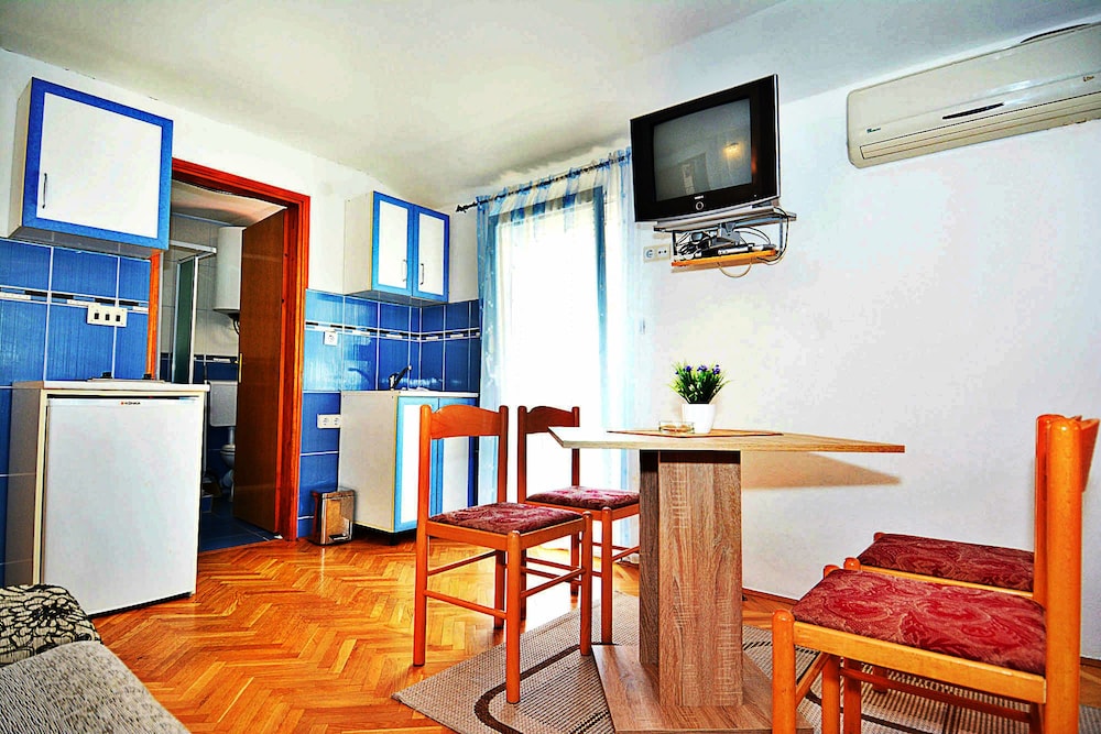 Apartment, 2 Bedrooms, Terrace, Sea View photo 3