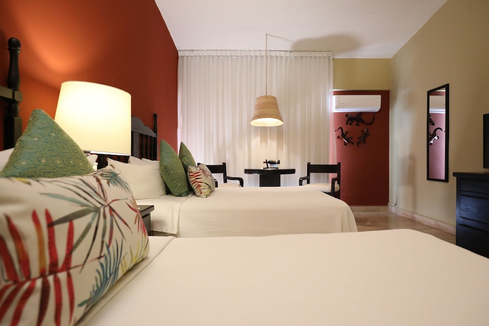 Standard Room, 2 Double Beds, Garden View - Photo 4