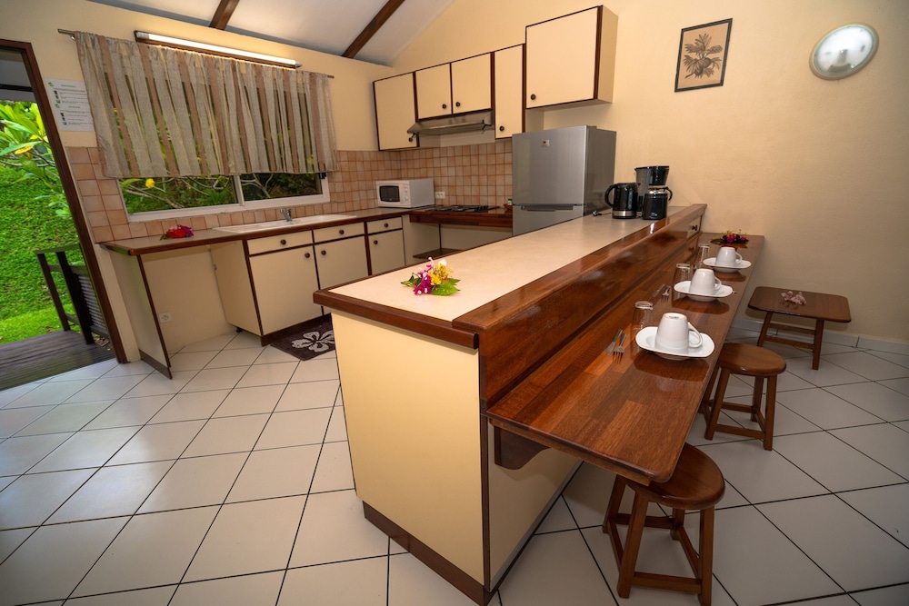 House, Ensuite photo 2