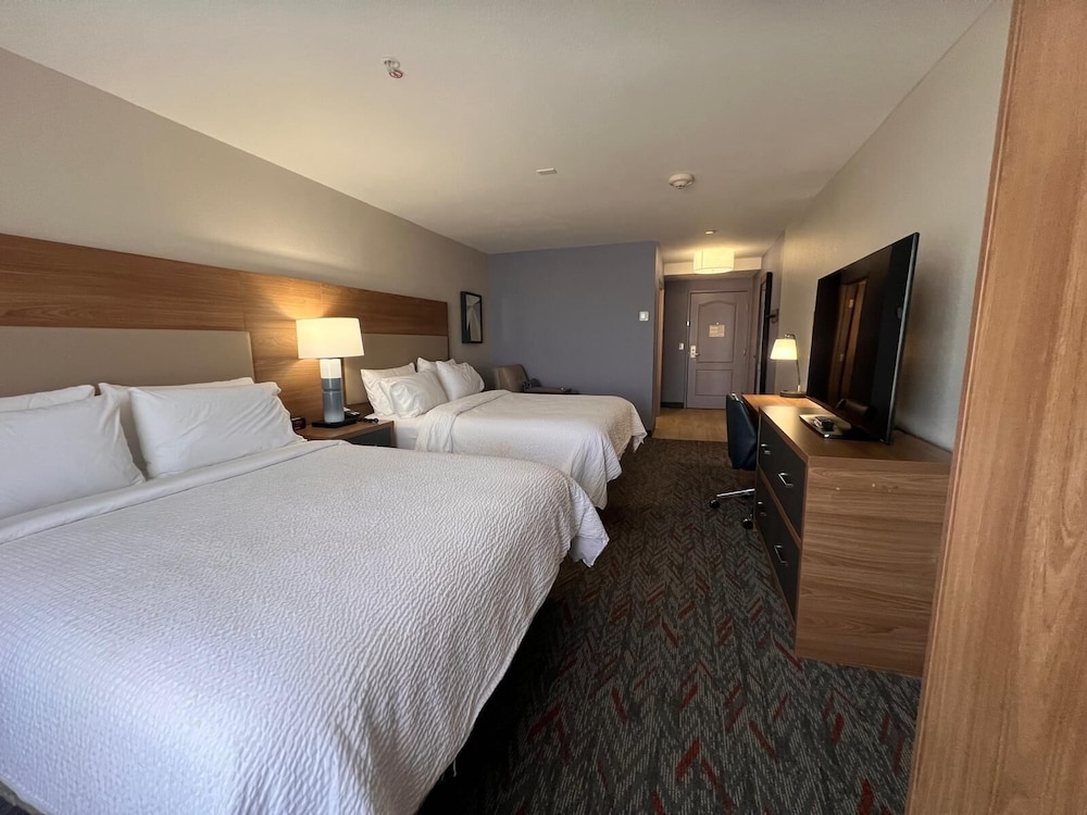 Standard Room, Multiple Beds - Photo 2