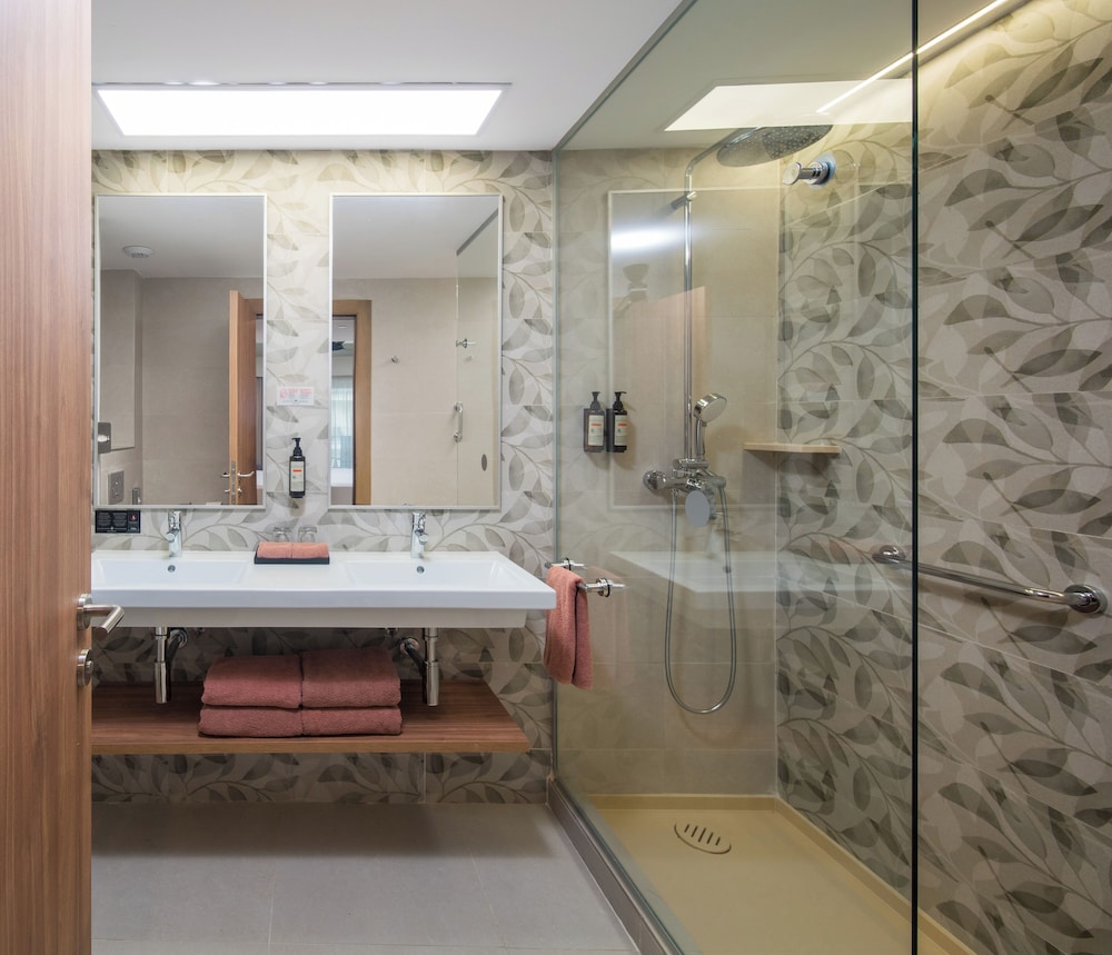 Double Room, Private Pool (vista Al Mar Frontal (l | 18+ ))