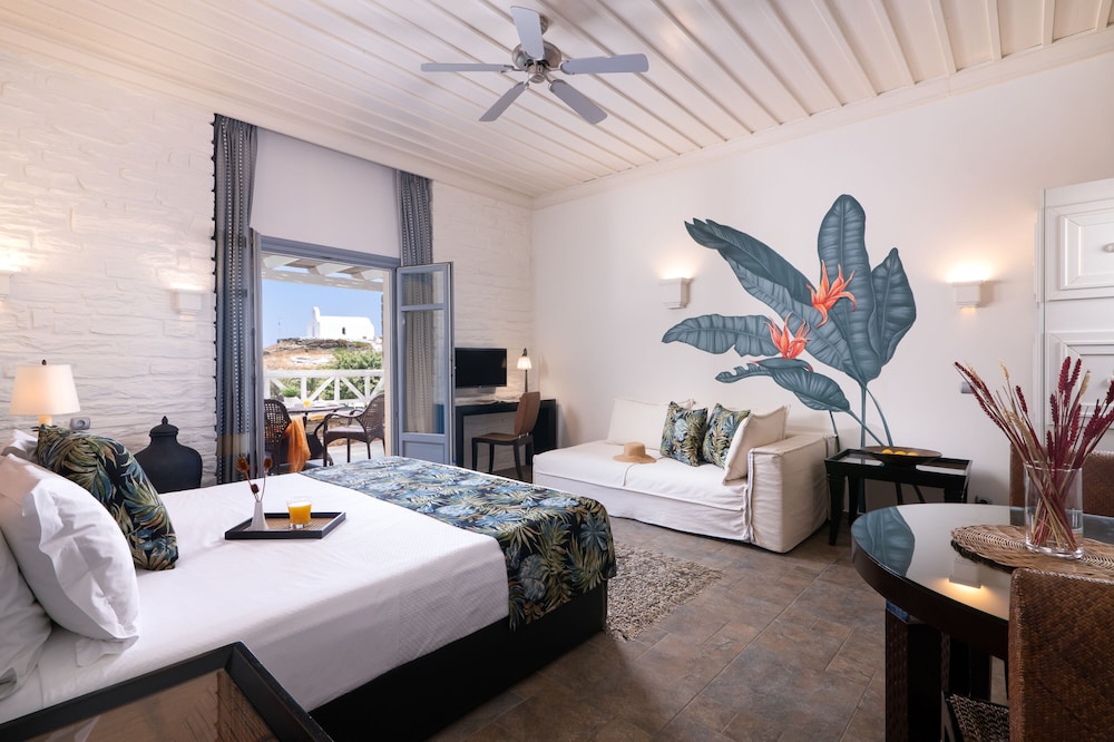 Deluxe Suite, Sea View photo 2