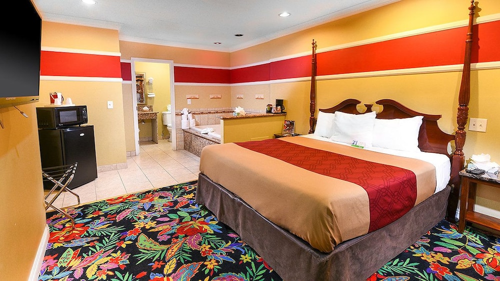 Room, 1 King Bed, Non Smoking, Jetted Tub photo 2