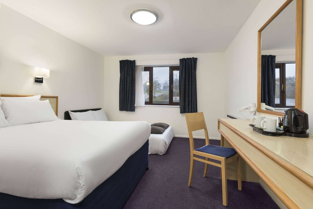 Family Room, Multiple Beds, Non Smoking - Photo 1