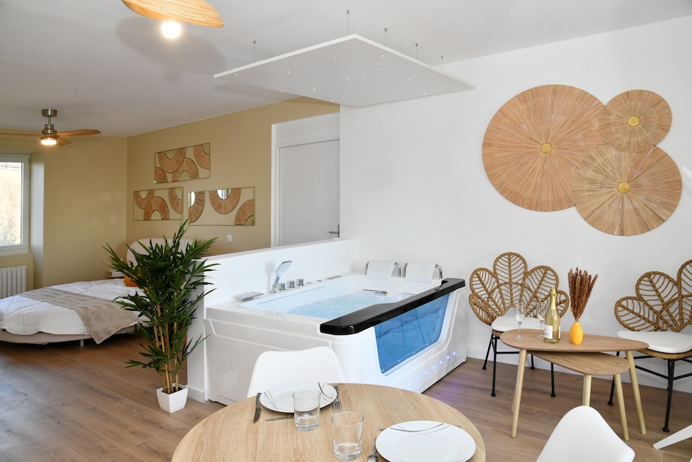Apartment, Pool View
