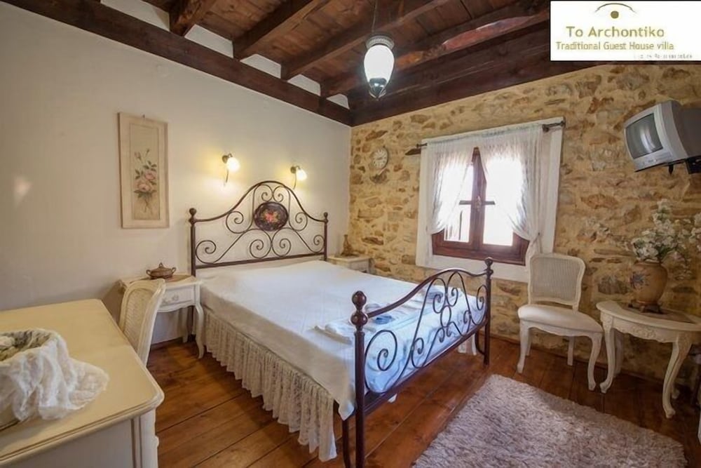 Double Room - Photo 5