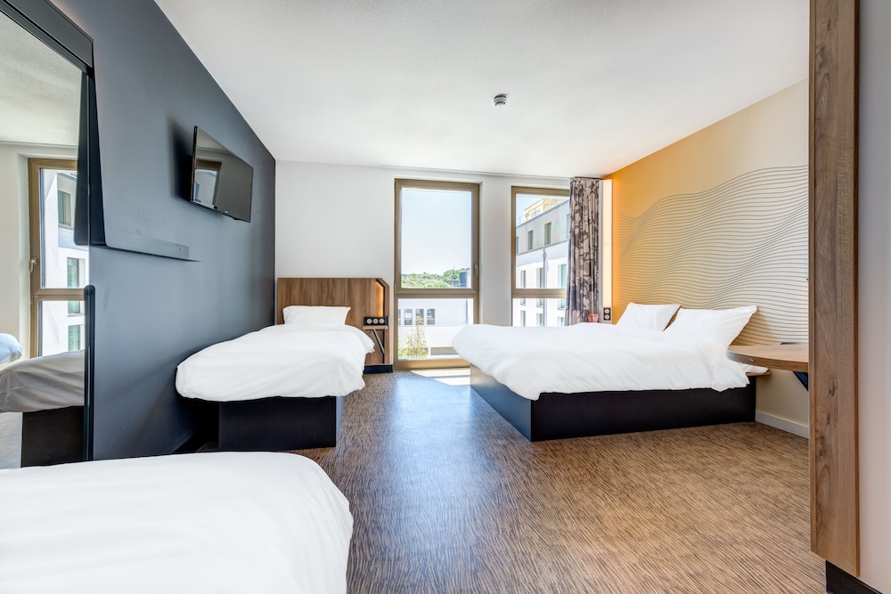 Quadruple Room - Photo 1