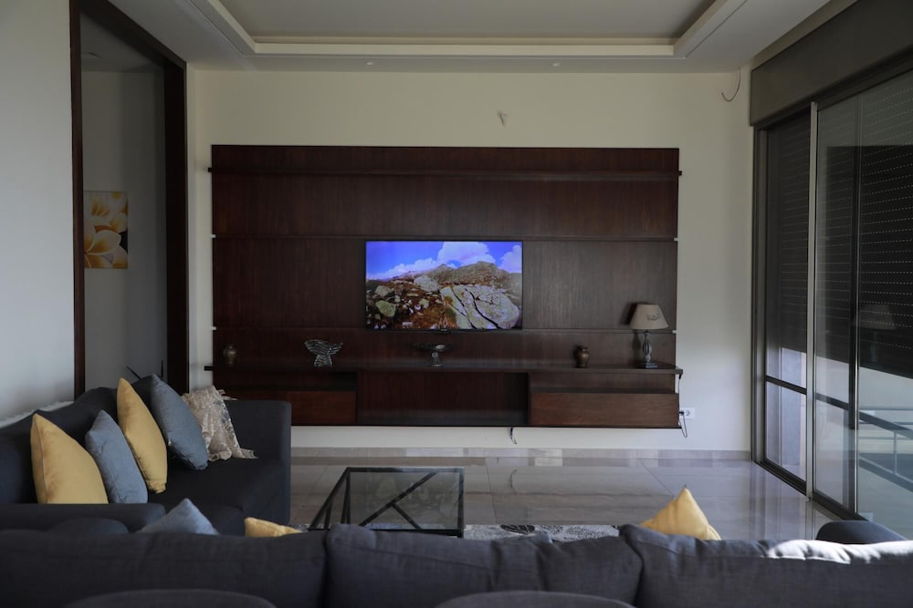 Apartment photo 1