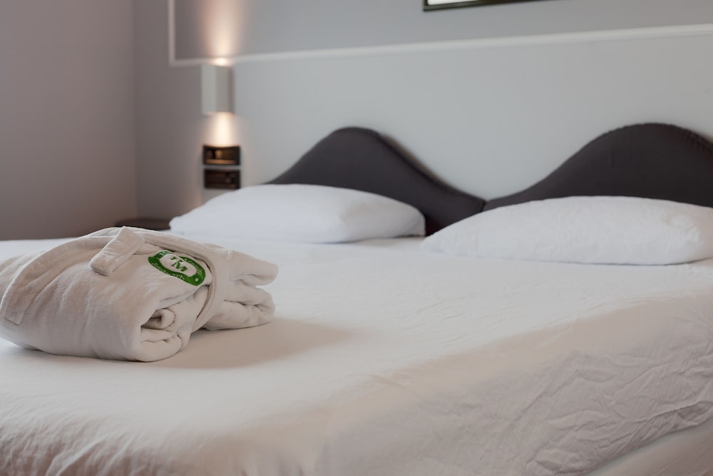 Comfort Double Room Single Use, Courtyard View (Spa Access) photo 3