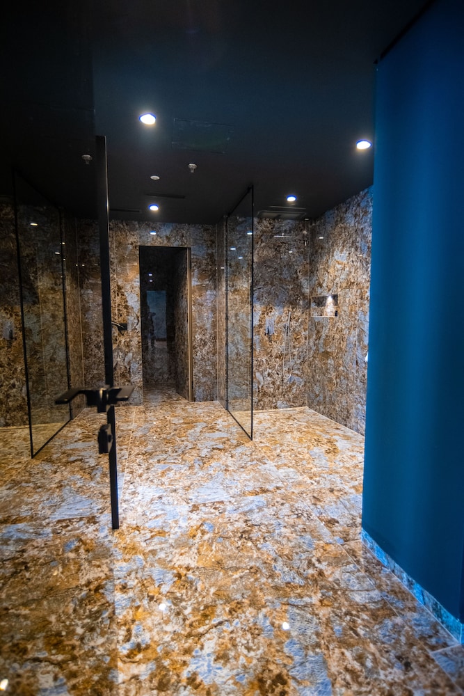 Romantic Studio Suite