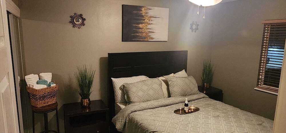 Elite Single Room, 1 Queen Bed photo 1