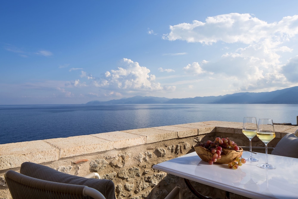 Deluxe Suite, Balcony, Sea View photo 2