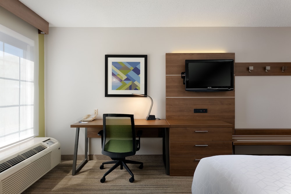 Suite, 1 Bedroom, Accessible (Comm, Accessible Tub) - Photo 2