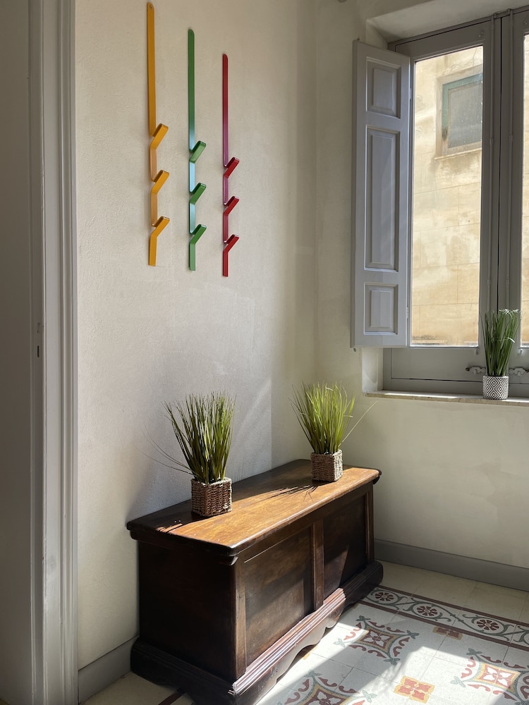 Basic Apartment photo 2